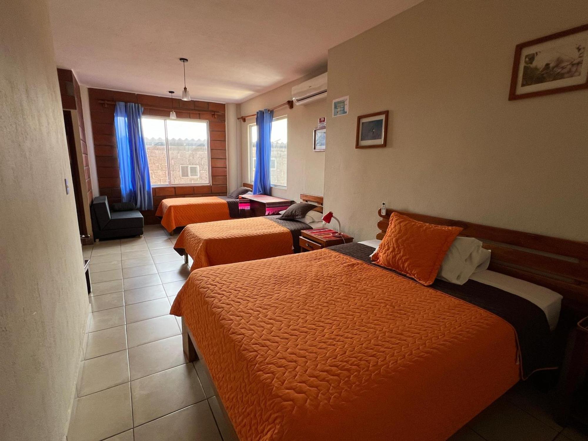 Hostal Cattleya Puerto Baquerizo Moreno Exteriér fotografie
