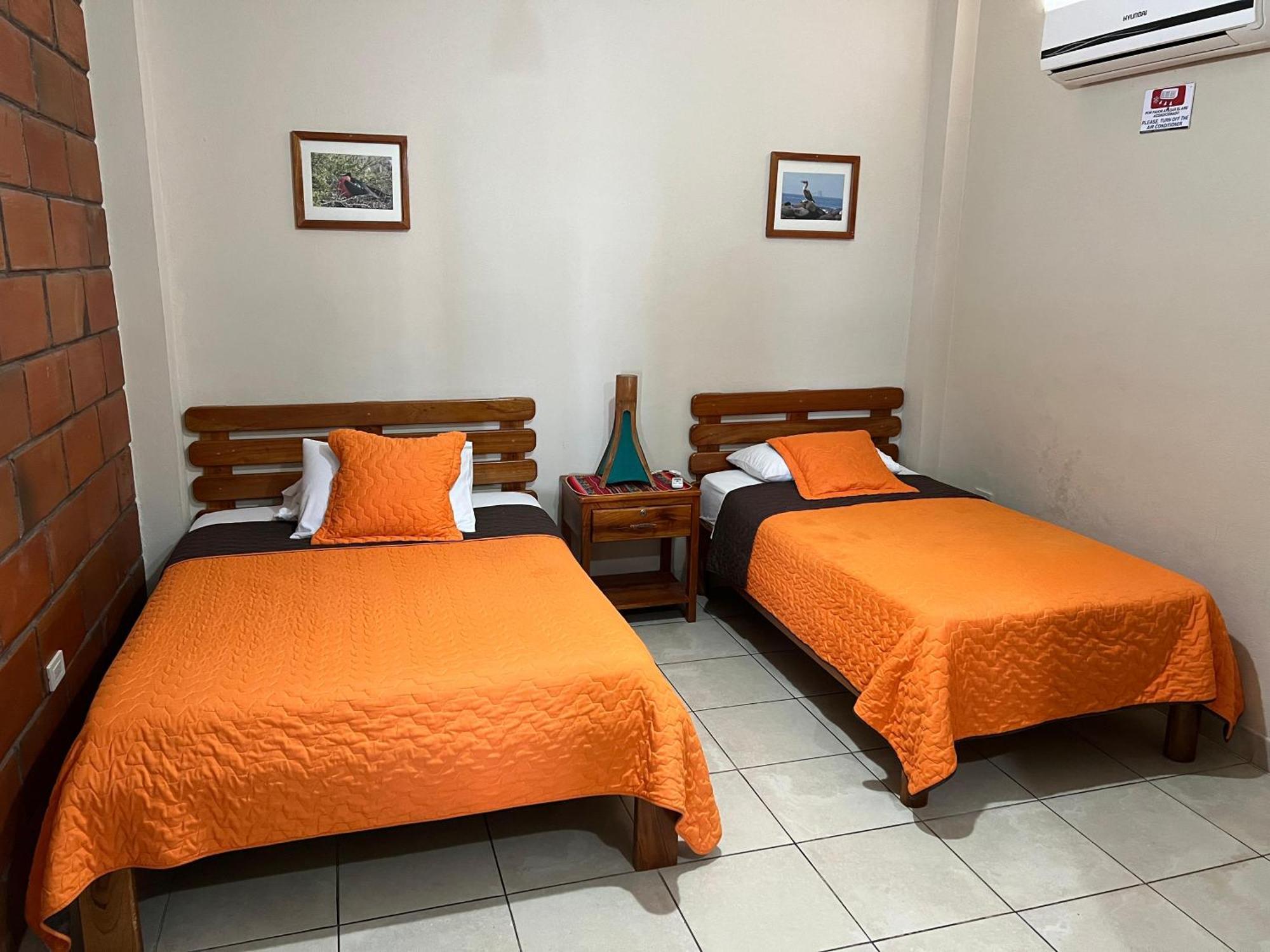 Hostal Cattleya Puerto Baquerizo Moreno Pokoj fotografie